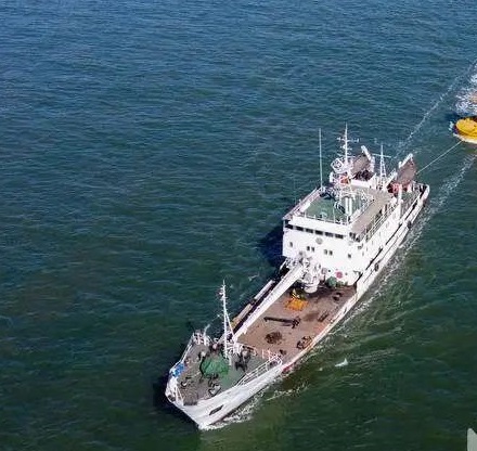 秦皇岛航标处成功布设中国北方海区最大的海上助航标志